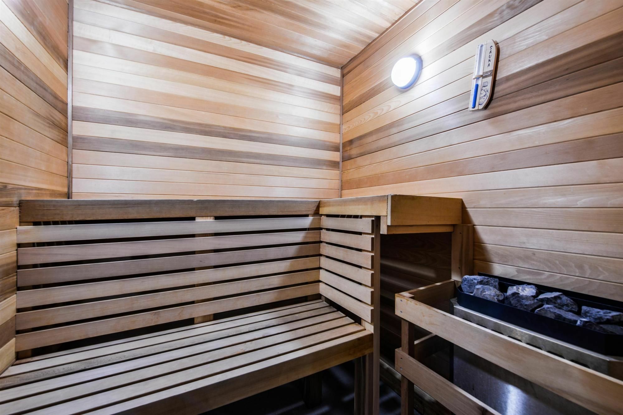 Canadas Best Value Inn Valemount Kültér fotó